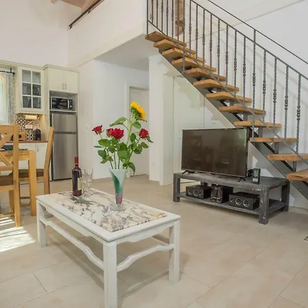 Vila Alexandros Stone House *